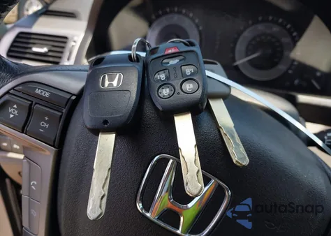 2013 Honda Odyssey Touring/Touring Elite z USA, uszkodzony, nr VIN 5FNRL5H92DB013323